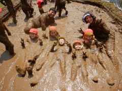 泥んこ祭りの画像